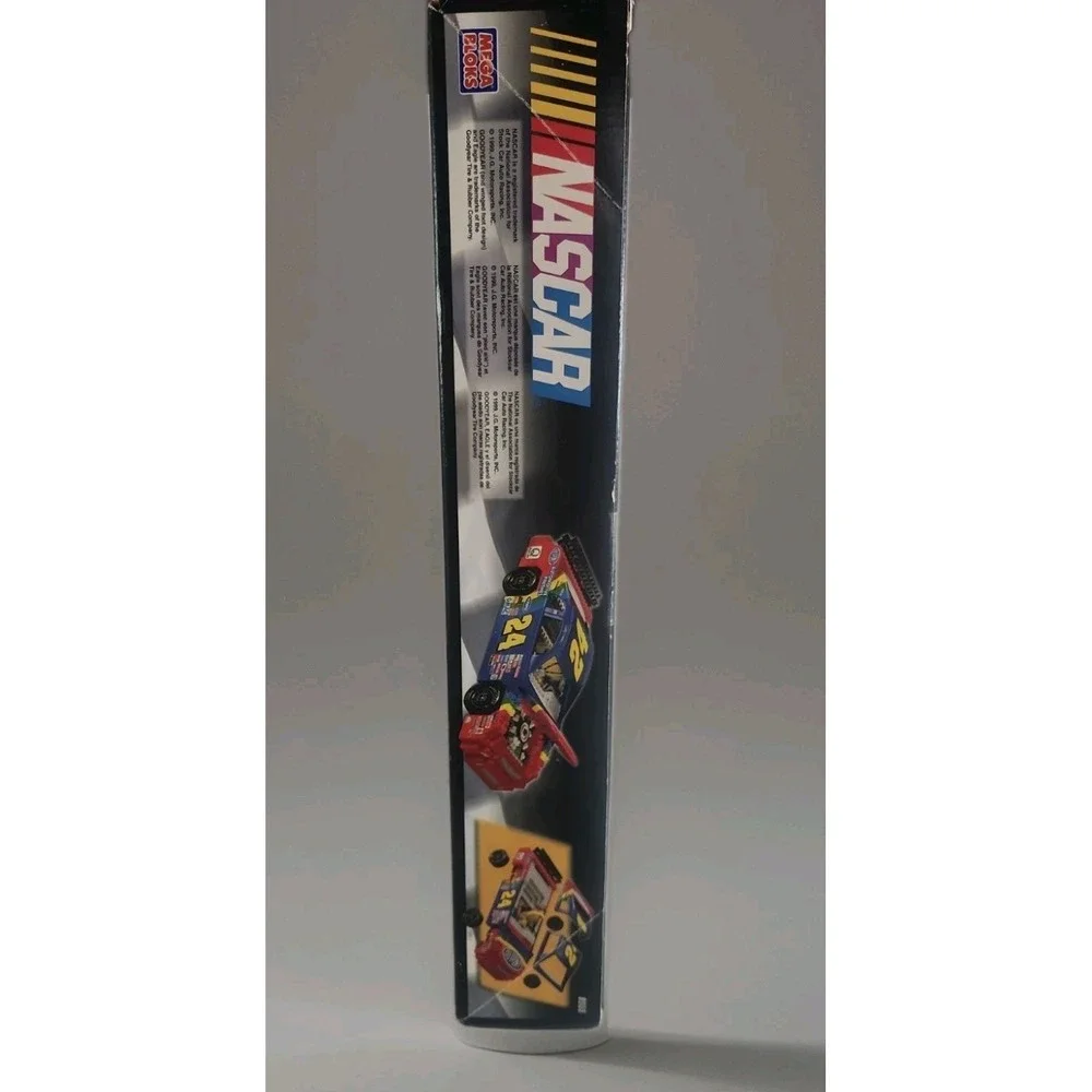 NEW NASCAR Jeff Gordon 24 Mega Bloks 9955 Race Car HTF 485 Pieces Ages 7+ NIB
